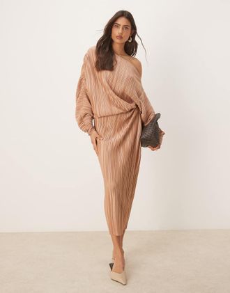 Asos Vestito midi pliss&eacute; color caramello con spalla scesa e maniche lunghe-Marrone