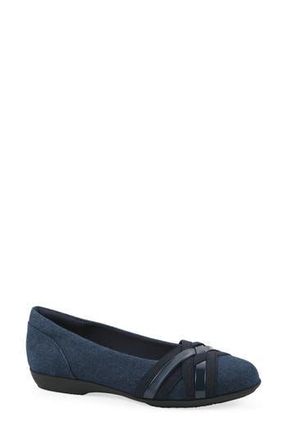 White Mountain Chic Flat in Dark Blue/Denim/Fabric at Nordstrom Rack, Size 7.5
