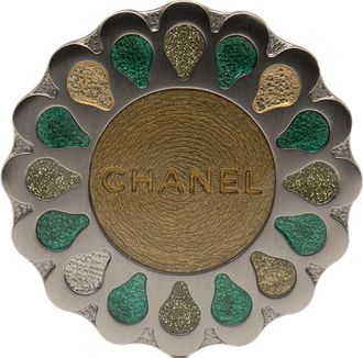 Chanel Tweedehands Zilveren Gepatineerde Medaillon Bloemen Speld