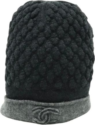 Chanel Pre-owned Accessories, female, Gray, Size: ONE SIZE Pre-owned Coco Mark Knit Hat Cashmere Silk
