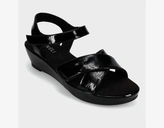 Vaneli Womens Endre Wedge Sandals In Black Patent
