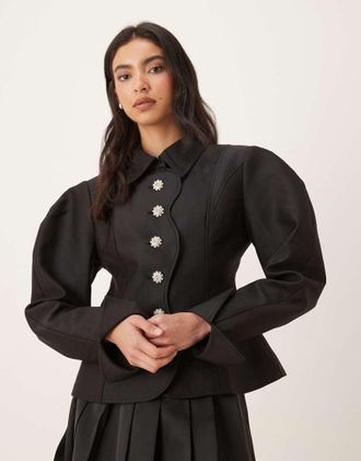 JW PEI Blazer nero con maniche voluminose e abbottonatura con bordo smerlato in coordinato