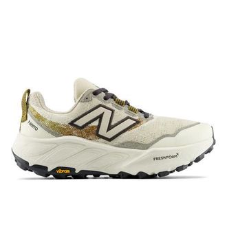 New Balance Mujer Fresh Foam X Hierro v9 en Beige/Marr&oacute;n, Talla 36.5