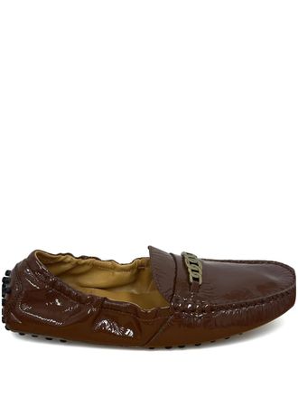 Tod's Gommino chain-detail loafers - women - Patent Calf Leather/Calf Leather/Rubber - 37 - Brown