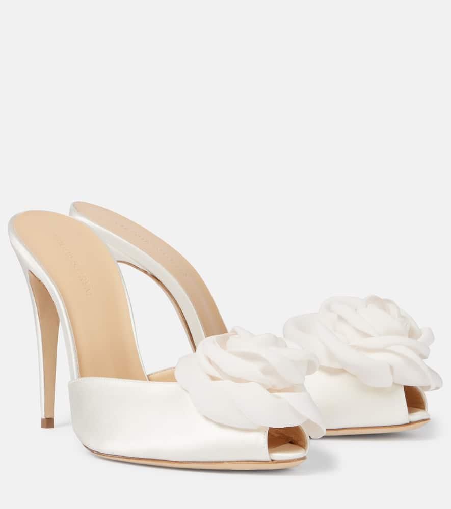 シューズ・サンダルその他 MAGDA BUTRYM Woman Flat sandals White 517523 CREAM Wrap around flat flower sandals in cream crochet