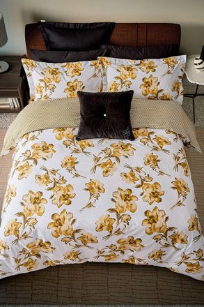 Ted Baker Midnight Garden Cotton Duvet Cover Set in Cream | Size: Super King