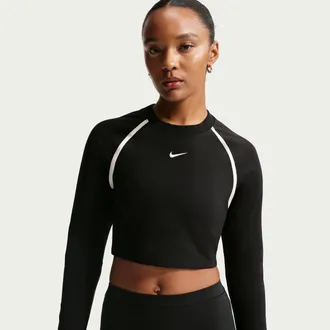 Nike Womens Nike Sportswear Tight Long-Sleeve Cropped Top in Black | IF0338-010