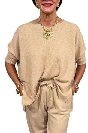 White + Warren Cashmere Easy Vee Top In Camel