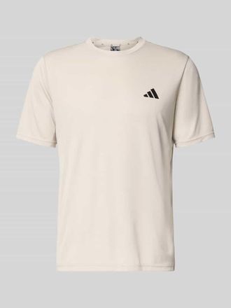 adidas Funktionsshirt mit Logo und Rundhalsausschnitt in Beige, Größe XXL