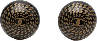 Chanel Tweedehands Cc Hars en Goudplated Button Clip-On Oorbellen