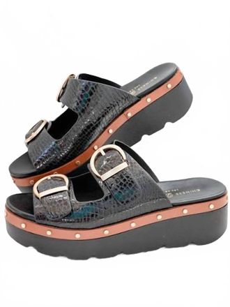 Chinese Laundry Womens Surfs Up Croco Platform Sandal In Black
