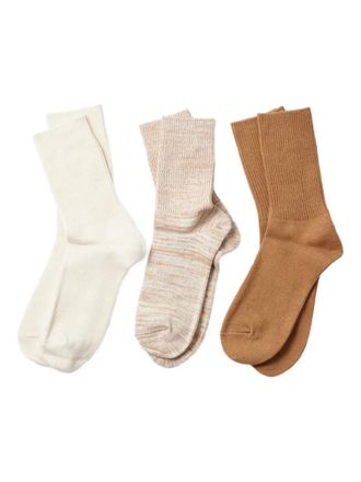 RoToTo Drie paar geribbelde sokken van biologisch katoen - Beige