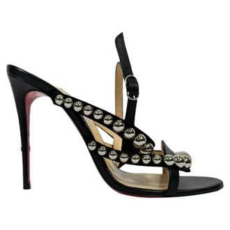 Christian Louboutin Christian Louboutin Galeria Studded Sandalenhakken in Zwart Leer