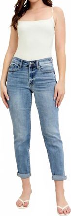 Judy Blue Mid Rise Boyfriend Jeans In Bleach Wash
