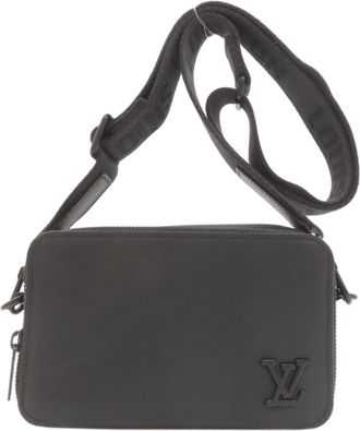 Louis Vuitton Noir Shoulder Bag (Pre-Owned)