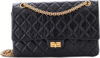 Chanel Reissue 2.55 Flap Bag Chevron Aged Calfskin 226 shoulder bag - Zwart