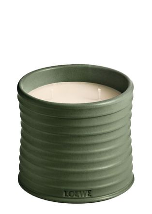 Loewe Marihuana Candle - Medium 610g, Candle, Mid-intensity Fragrance, Herbal Scent, Soothing Aroma of the Sativa Herb, Woody Notes, Medium, 610g