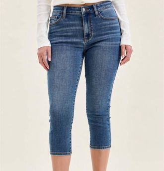Judy Blue Midrise Capri Jean In Medium Blue