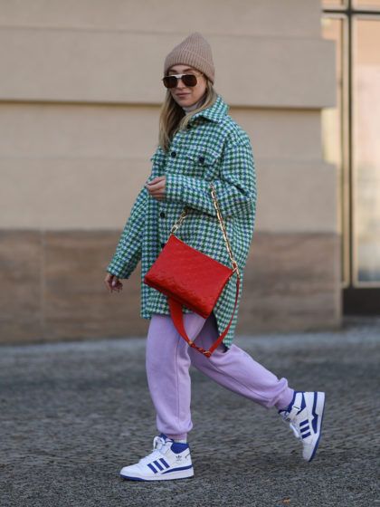 Turnschuh-Träume: Die schönsten 5 Sneaker Outfits, die wir nicht mehr aus dem Kopf kriegen