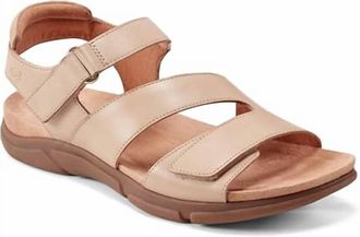 Easy Spirit Womens Semavey Sandal In Light Natural Beige