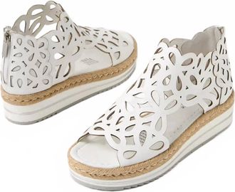 Django & Juliette Womens Adely Leather Sandals In White