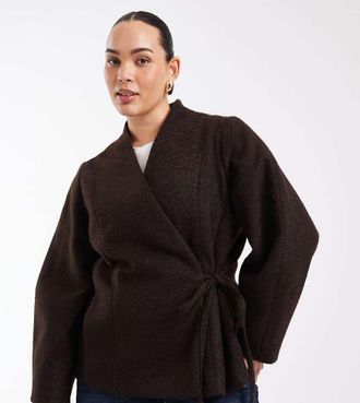 Vero Moda Curve giacca testurizzata effetto lana con laccetti laterali color marrone cioccolato