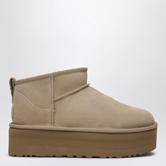 UGG Stivali Classic Ultra Mini con Plateau color sabbia