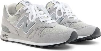 New Balance Unisex Made in USA 1300 en Gris/Blanco, Gamuza/Malla, Talla 37.5