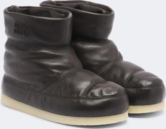 Miu Miu Botines de piel acolchados