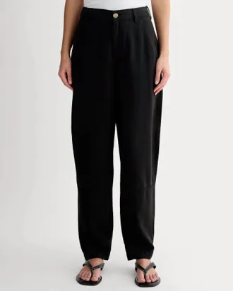 Everlane The Relaxed Buttersoft Chino Pants In Black
