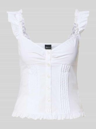 Gina Tricot Slim Fit Bluse mit R&uuml;schenbesatz in Weiss, Gr&ouml;&szlig;e XS