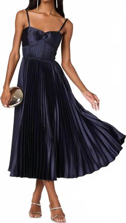 Astr Ascella Sweetheart Pleated Midi Dress In Navy