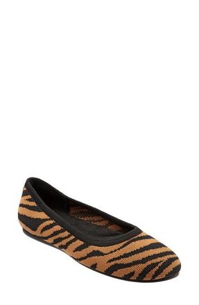 Softwalk Sonora Flat in Black/Tiger Faux Leather at Nordstrom, Size 7