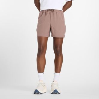 New Balance Laufshorts NEW BALANCE SPORT ESSENTIAL SHORT 5, Herren, Gr. XXL, N-Gr, earth shadow, Obermaterial: 100% Polyester, Hosen Laufshorts, aus Stretchmateri