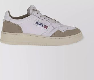 Autry medalist low sneakers logo detail