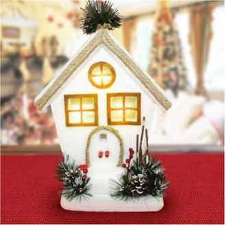 Trade Shop Trade Shop - Casetta Con Rametti Bacche E Pigne Con Luce A Pile 32cm Decorazioni Natalizie