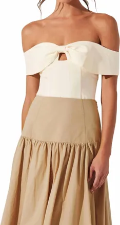 Astr Off The Shoulder Bow Top In Off White