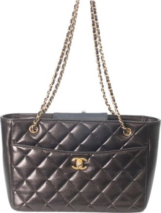 Chanel Black Leather Tote Bag (Pre-Owned)