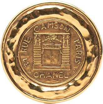 Chanel Pre-owned Jewellery, female, Yellow, Size: ONE SIZE Pre-owned Round Graphic Brooch