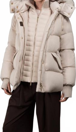 Moorer Hooded Down Jacket In Cream