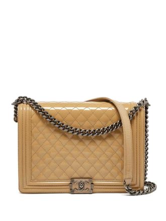 Chanel medium Boy Chanel quilted chain shoulder bag - Brown