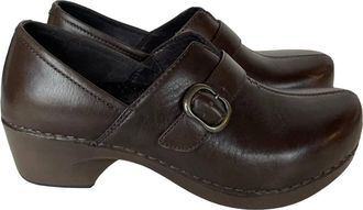 Dansko Womens Tamara Burnished Full Grain Clogs In Chocolate