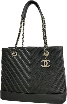 Chanel Black Patent Leather Tote Bag (Pre-Owned)