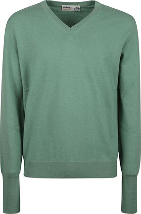 Ballantyne Plain Stitch V-Neck Cashmere Sweater