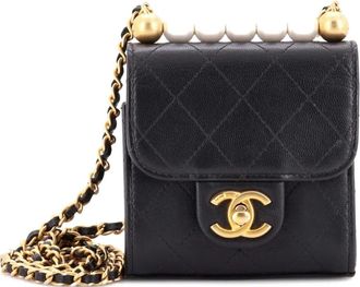 Chanel Chic Pearls Flap Clutch with Chain Quilted Goatskin Mini crossbody bag - women - Other - One Size - Black