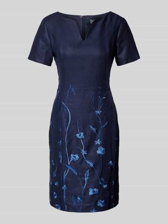 White Label Knielanges Kleid mit V-Ausschnitt in Marine, Gr&ouml;&szlig;e 48