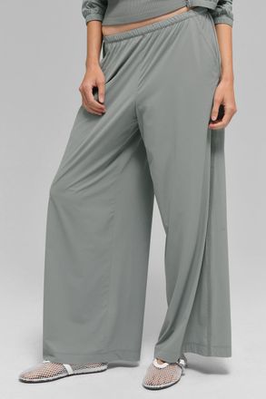 Alo | Breezy Wide Leg Pants (Regular) in Lunar Grey, Size: Large