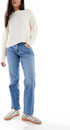 Only Lumi mid waist mom jeans in mid wash blue