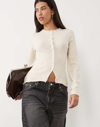 Pretty Lavish cardigan lavorato a maglia con vita stretta e bottoni, crema-Bianco