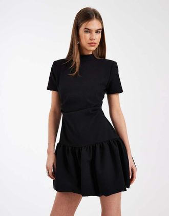 Asos Vestito corto strutturato nero con fondo a palloncino